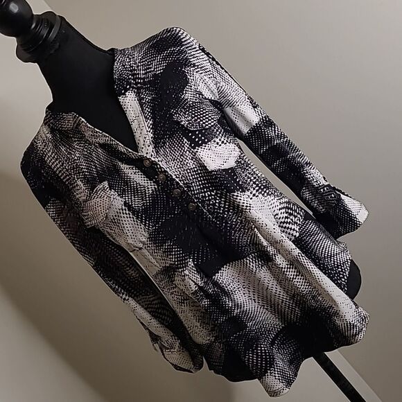 New Directions  PL poly spandex blend abstract black /white print - Picture 1 of 9